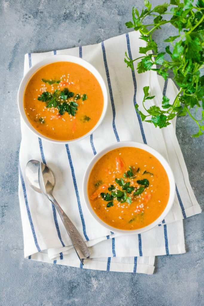 Kremowa zupa z soczewicą