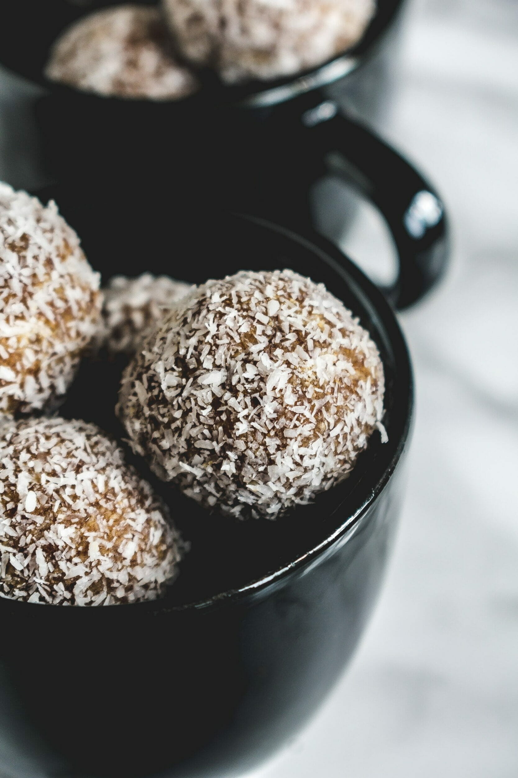 Kokosowe kulki mocy z daktylami