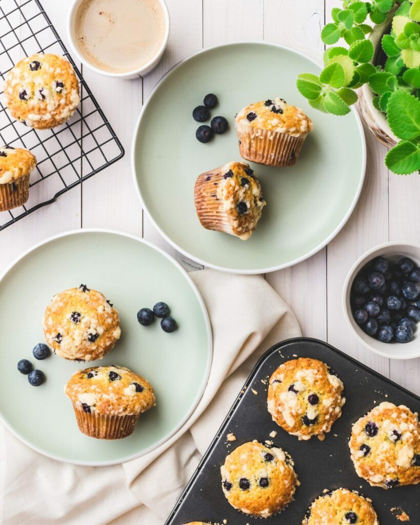 Przepis na muffinki z jagodami i kruszonką